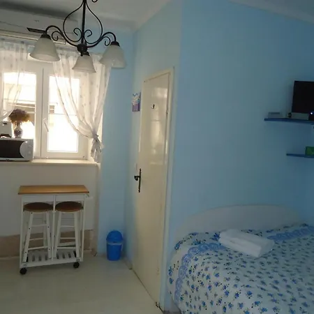 Cozy With Street View *