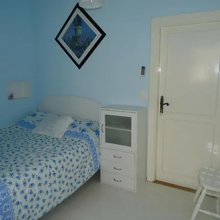 Apartment Cozy With Street View