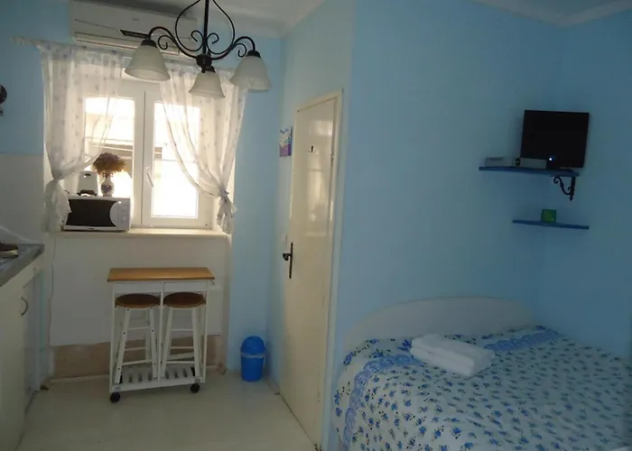 Cozy With Street View *