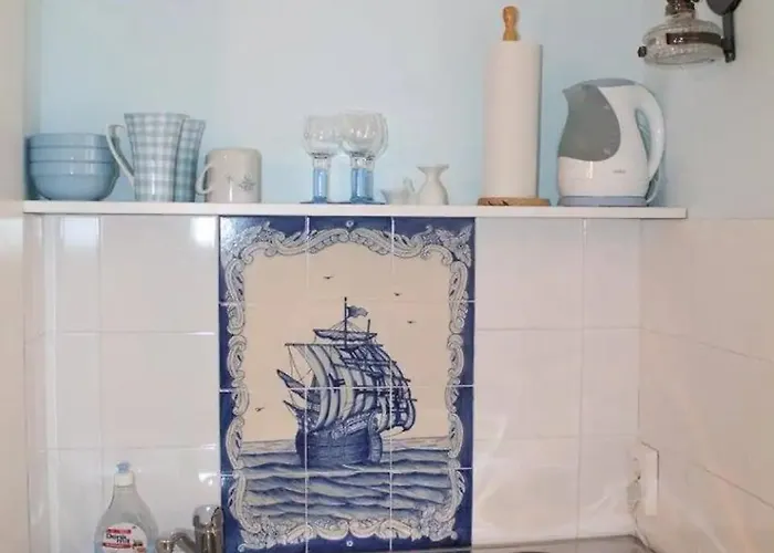 Cozy With Street View Апартаменты *