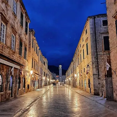 Cozy With Street View Διαμέρισμα Ντουμπρόβνικ